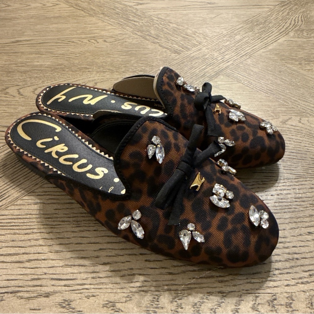 Circus NY by Sam Edelman Women's Trish Jewel Embellished Mule Dark 7